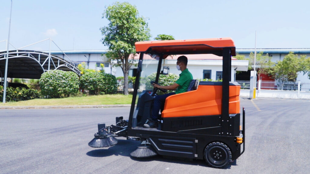 Xe Quét Rác Ngồi Lái Ranger Plus